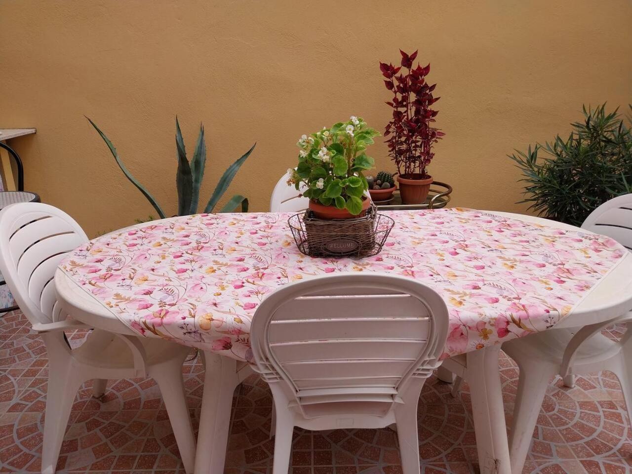 Il Giardino Di Marimar Lägenhet Exteriör bild